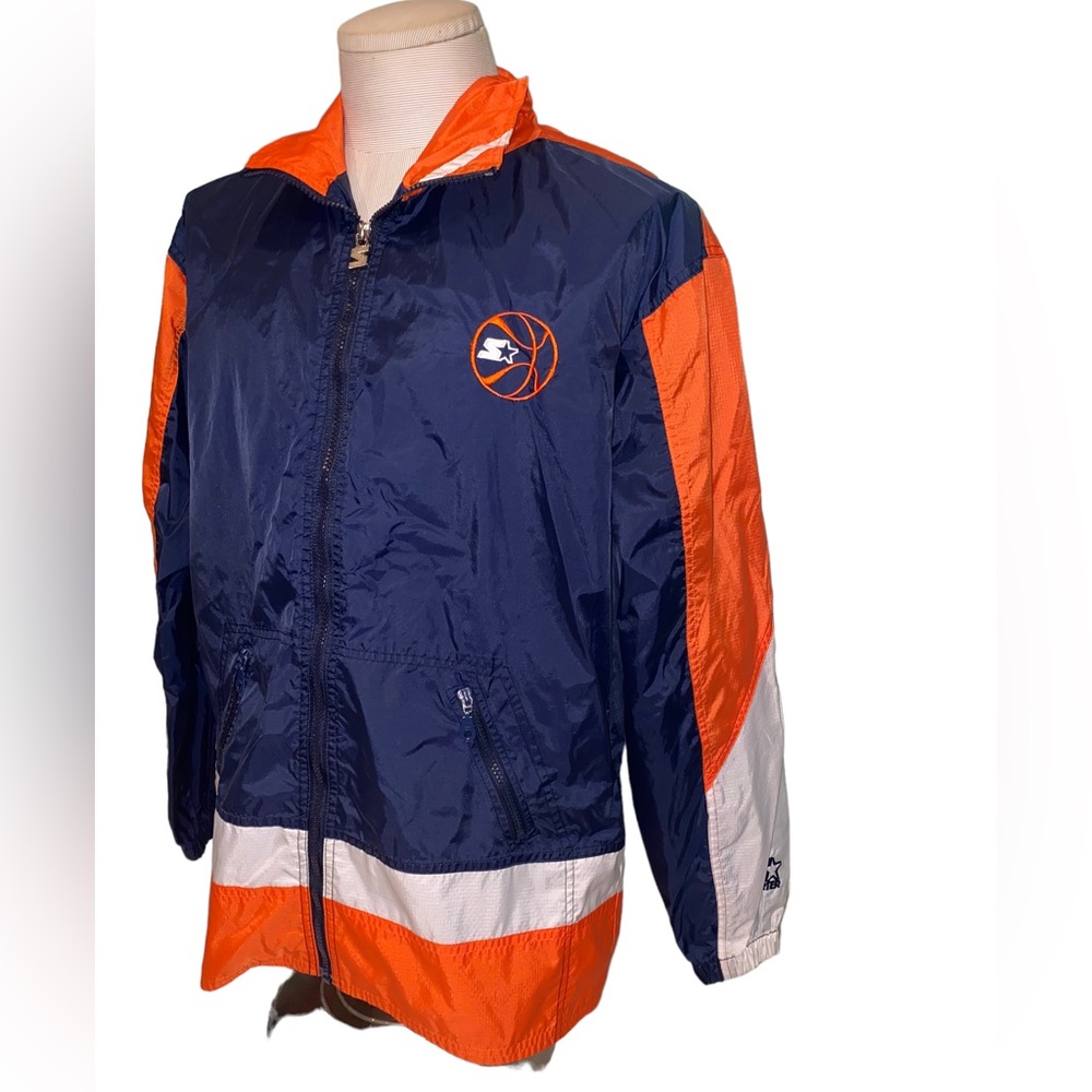 Starter basketball jacket/windbreaker.  Youth boys XL (18-20).  Great condition.